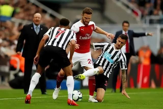 西甲-拉菲尼亚双响德容破门 巴萨5-1马略卡